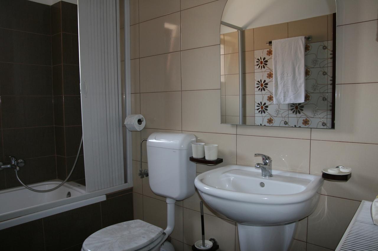 Hotel Kilometrul Zero Dragasani 외부 사진