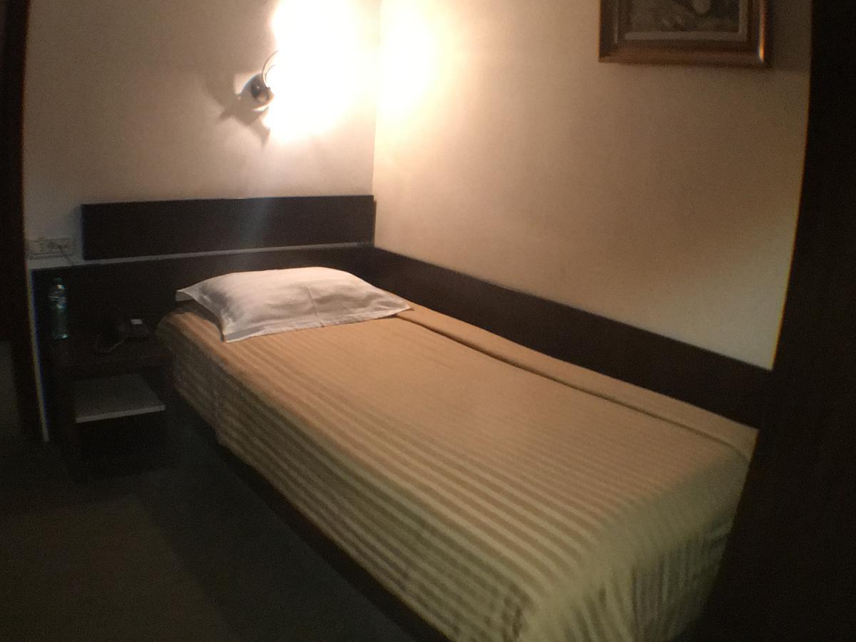 Hotel Kilometrul Zero Dragasani 외부 사진